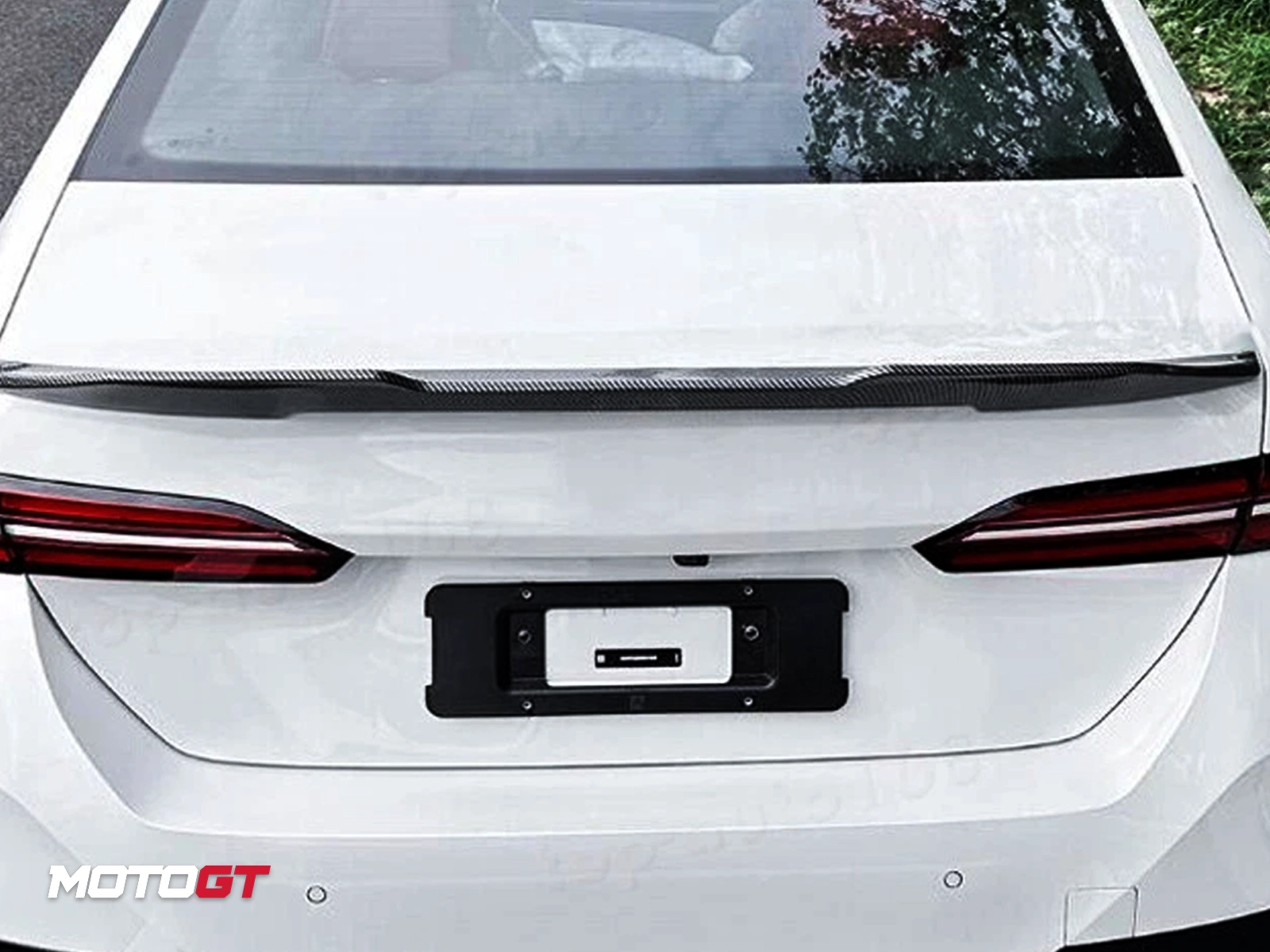 5 SERIES REAR SPOILER